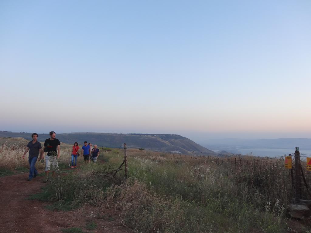 Sea Of Galilee - Genghis Khan In The Golan Hostel Giv'at Yo'av Exterior photo